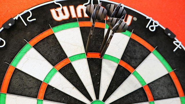Sådan kommer du i gang med dart derhjemme